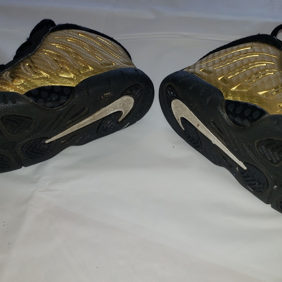 Nike Little Posite Pro Metallic Gold/Black size 8c - Picture 3 of 3
